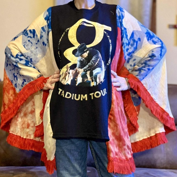 Custom poncho - Picture 1 of 2